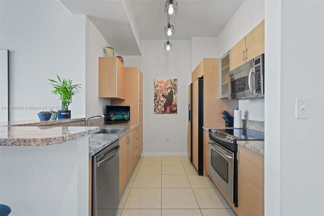 Building Photo - 2775 NE 187th St