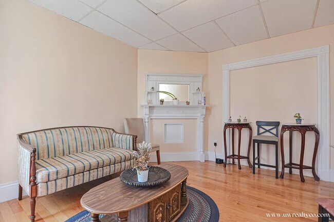 Building Photo - 45 Mozart St