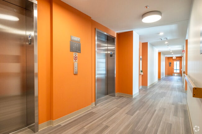 Banco de ascensores - Stephen's Commons- Senior Living-Age 62+