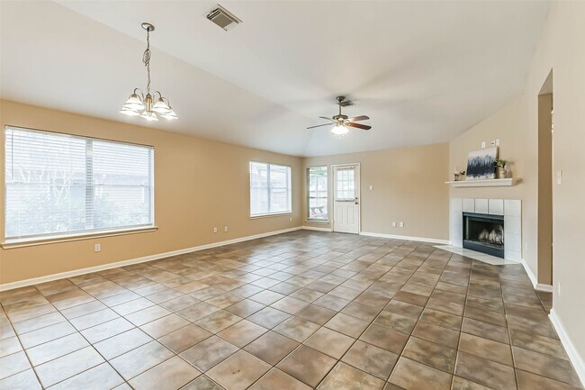 Foto del edificio - 10926 Waterview Cir