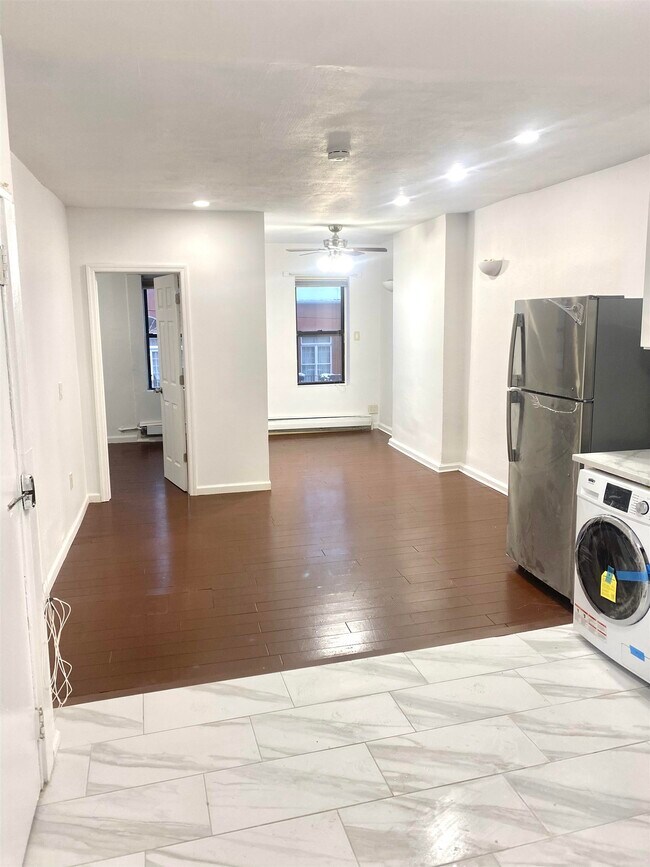 Foto del edificio - 299 3rd St