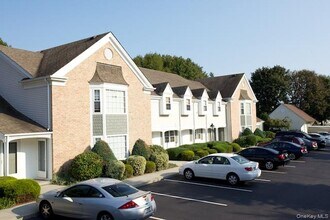 Building Photo - 25 Sylvan Ln