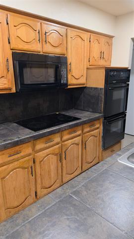 Foto del edificio - 1507 Cherrycrest Ln