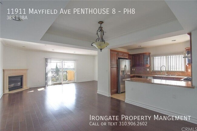 Foto del edificio - 11911 Mayfield Ave