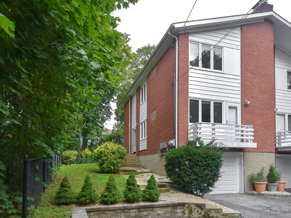 17 A New St, Port Washington, NY 11050 Townhome Rentals in Port Washington NY