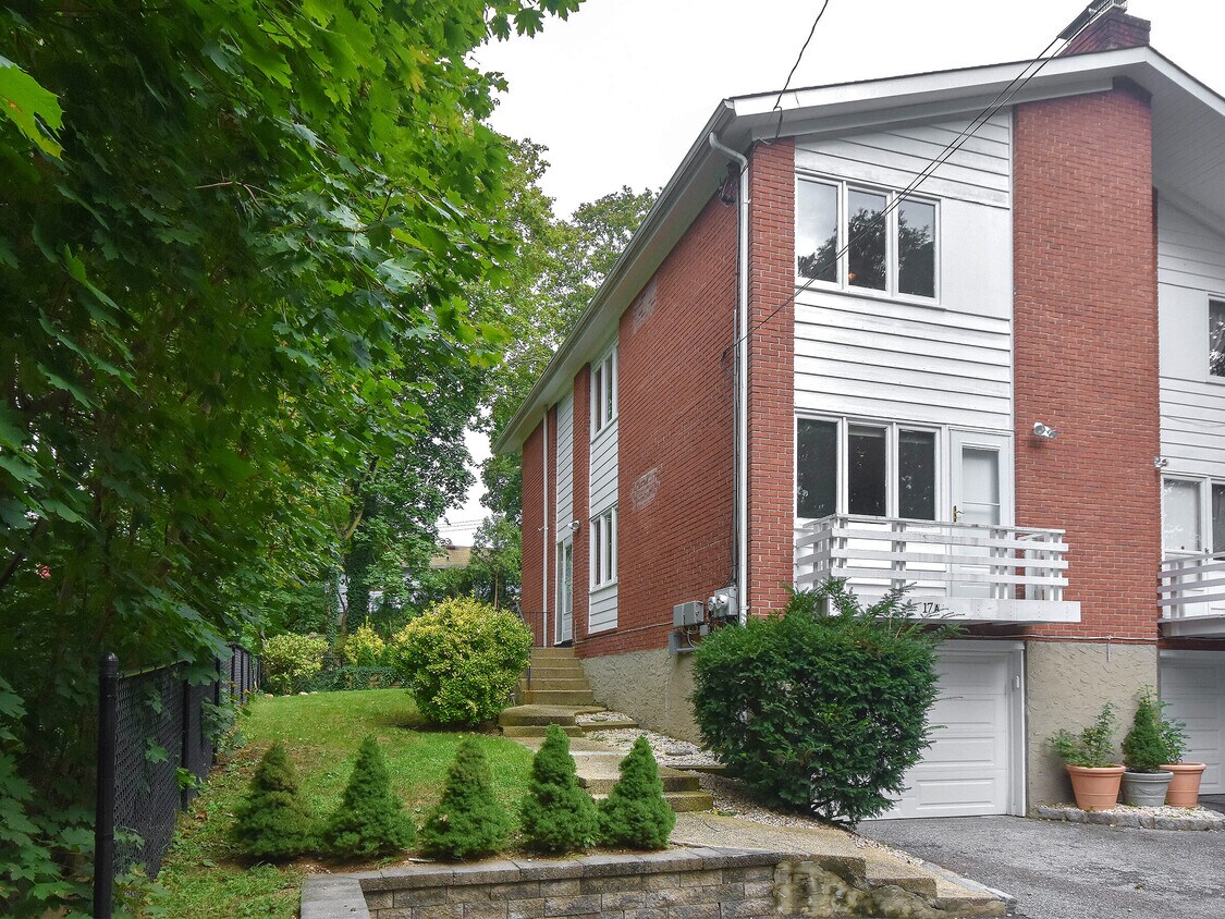 17 A New St, Port Washington, NY 11050 Townhome Rentals in Port