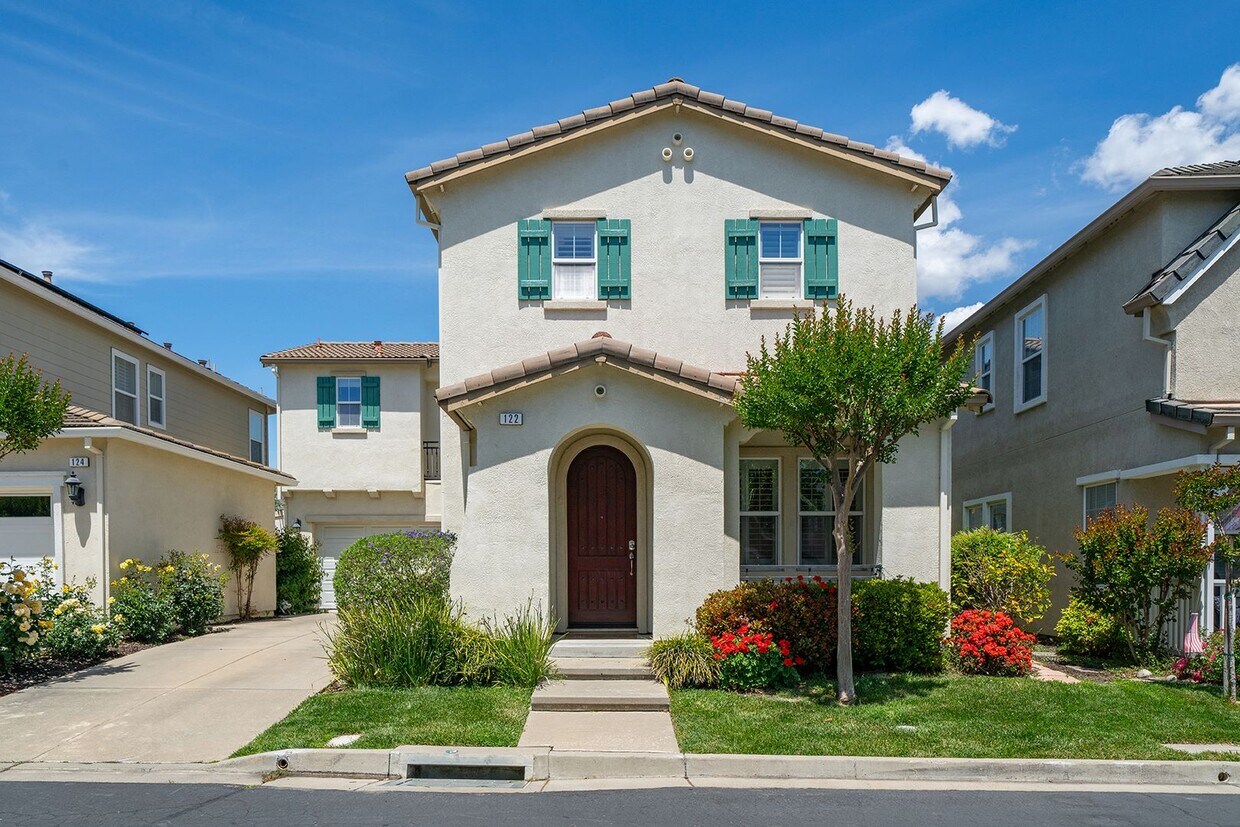 Foto principal - Tassajara Cottages Danville Home - Super C...