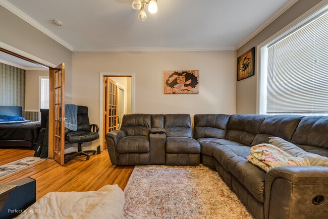 Foto del edificio - 3120 N Oakley Ave