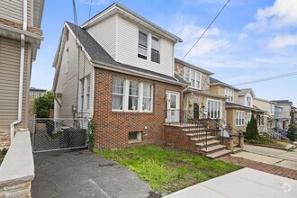 Building Photo - 1603 77th St