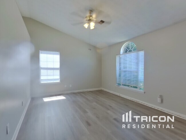 Foto del edificio - 3756 Sandy Shoals Ln