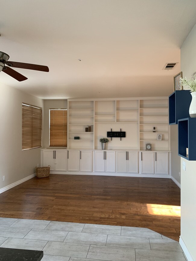Foto del edificio - Beauiful home in Fontana, Ca.  92336