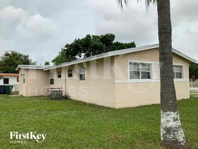 Foto del edificio - 1031 NW 178th Terrace