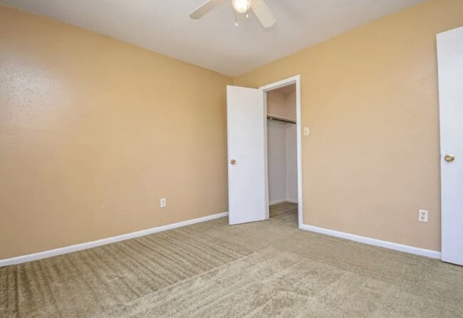 Building Photo - 2000 4th St