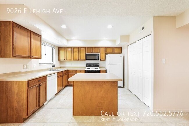 Building Photo - 9026 E Lehigh Ave