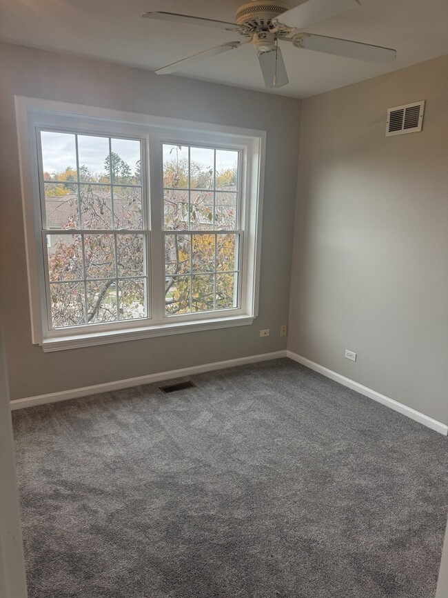 Foto del edificio - 11S473 Rachael Ct