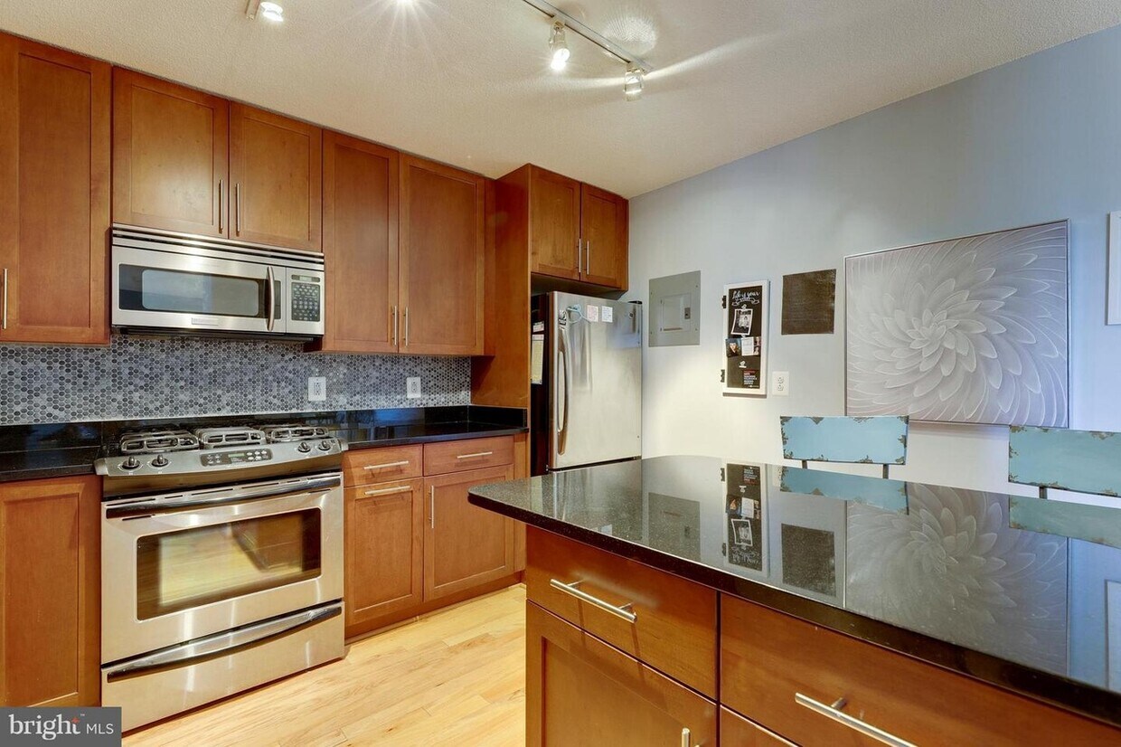 Foto principal - 7333 New Hampshire Ave