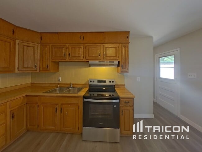 Building Photo - 3002 Hayman Terrace