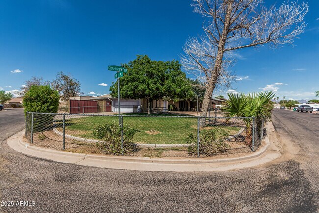 Foto del edificio - 9048 E Grandview St