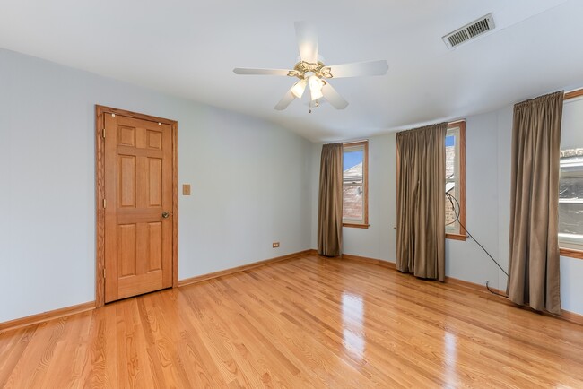 Building Photo - 5408 S Merrimac Ave