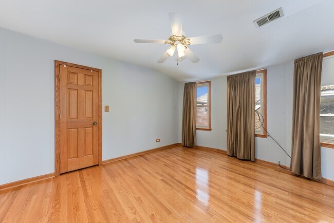 Foto del edificio - 5408 S Merrimac Ave