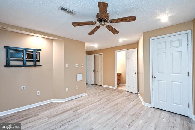 Foto del edificio - 105 Sunny Hill Ct