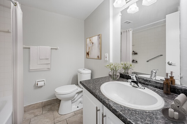 Photo du bâtiment - 95 Ridout Street South