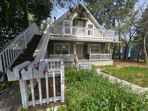 Building Photo - 132 Race St