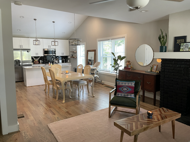 Main area - available furnished - 993 Burns Dr SW