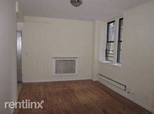 Building Photo - 590 W 207th St