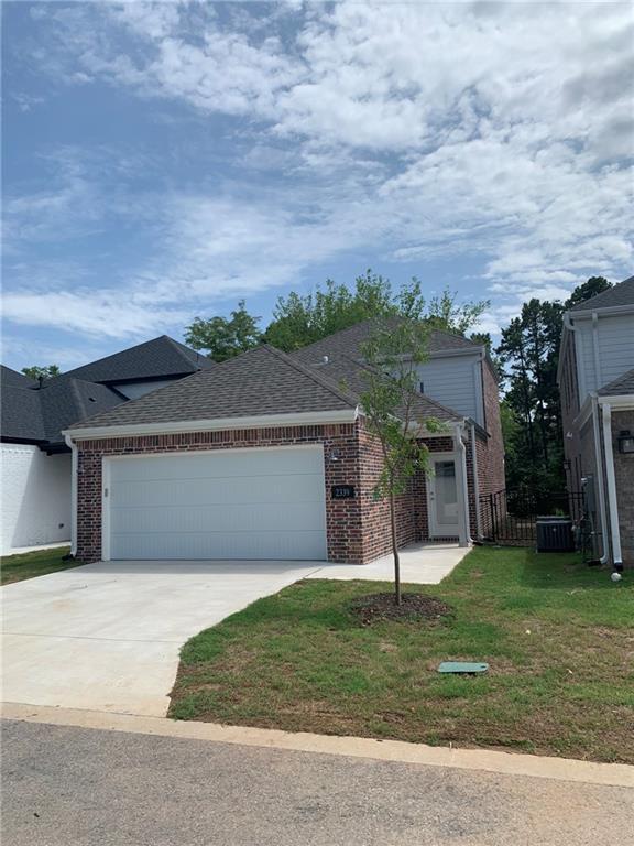 Foto principal - 2339 E Amherst Aly