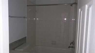 Building Photo - 20914 Sun Creek Dr Building Photo - 20914 Sun Creek Dr