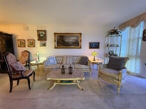 Building Photo - 7400 Sun Island Dr S