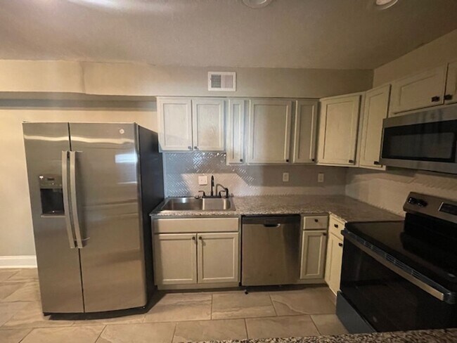 Foto del edificio - 1017 Stevens Creek Rd