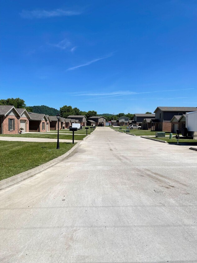 Primary Photo - Jaedra View 3 BR Market