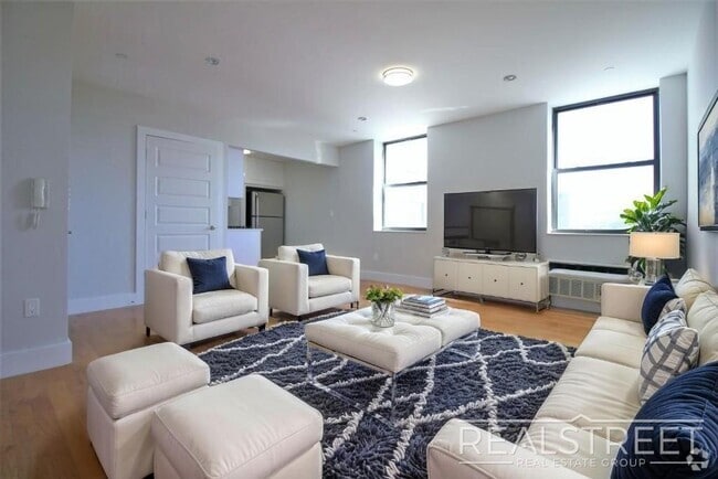Building Photo - LUXURY 3 BR in Queens!