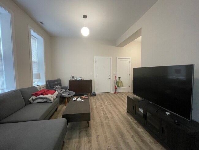 Foto del edificio - 3203 W Armitage Ave