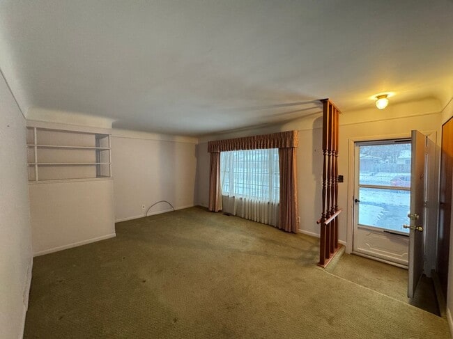 Foto del edificio - 28556 Milton Ave