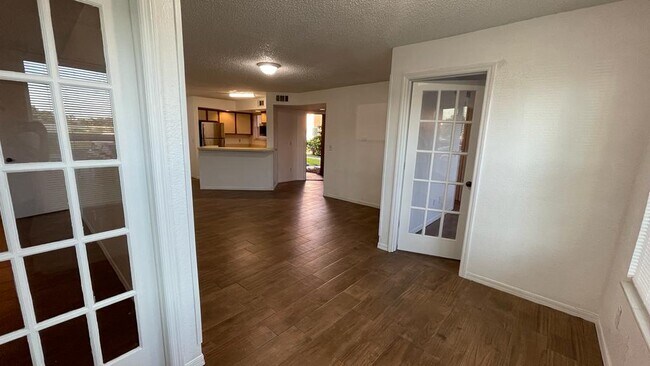 Building Photo - 5725 Gatlin Ave