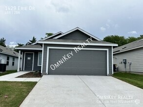 Building Photo - 1429 Erie Dr