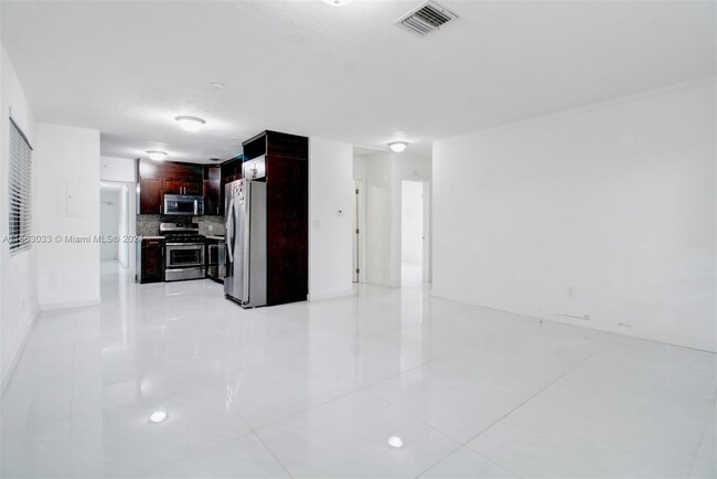 Building Photo - 6641 SW 42nd St