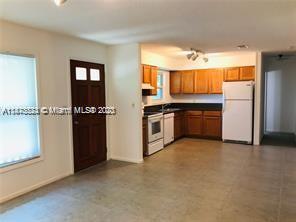 Foto principal - 305 Lewis Ln