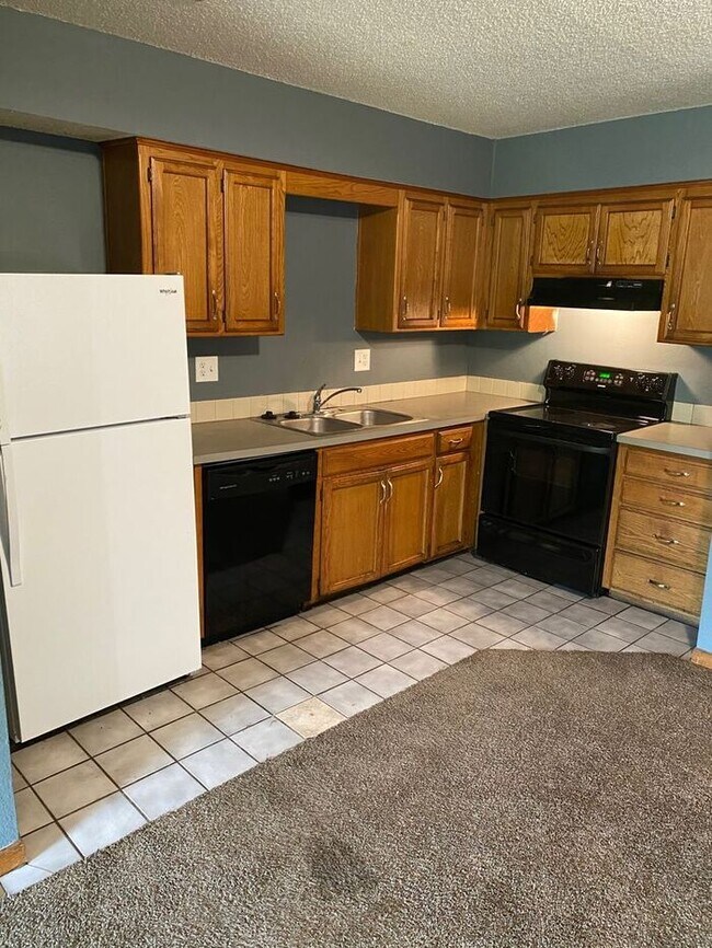 Building Photo - 101 SW Oxford Pl