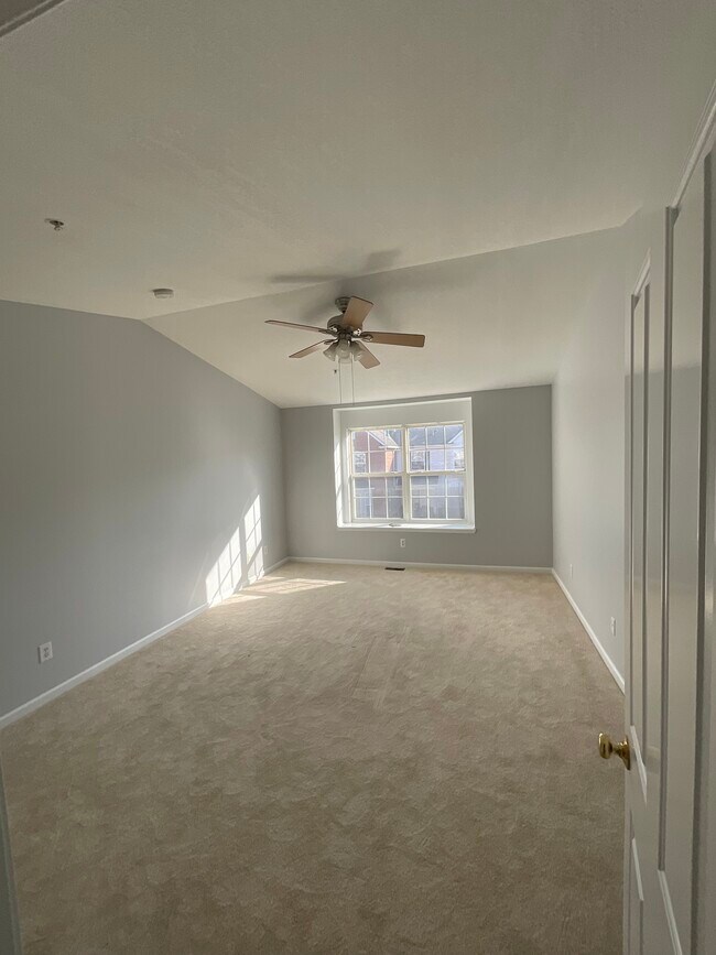 Building Photo - 28935 Cullen Dr