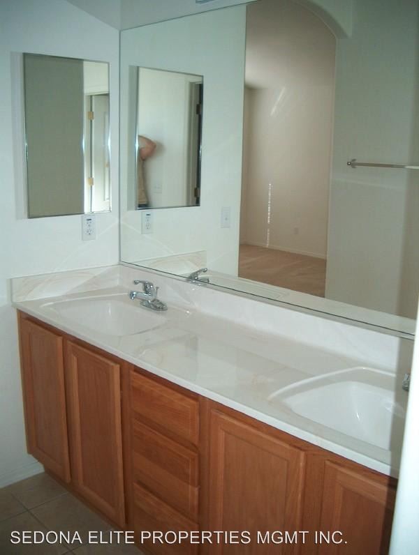 Building Photo - 4957 E Cedar Creek Dr