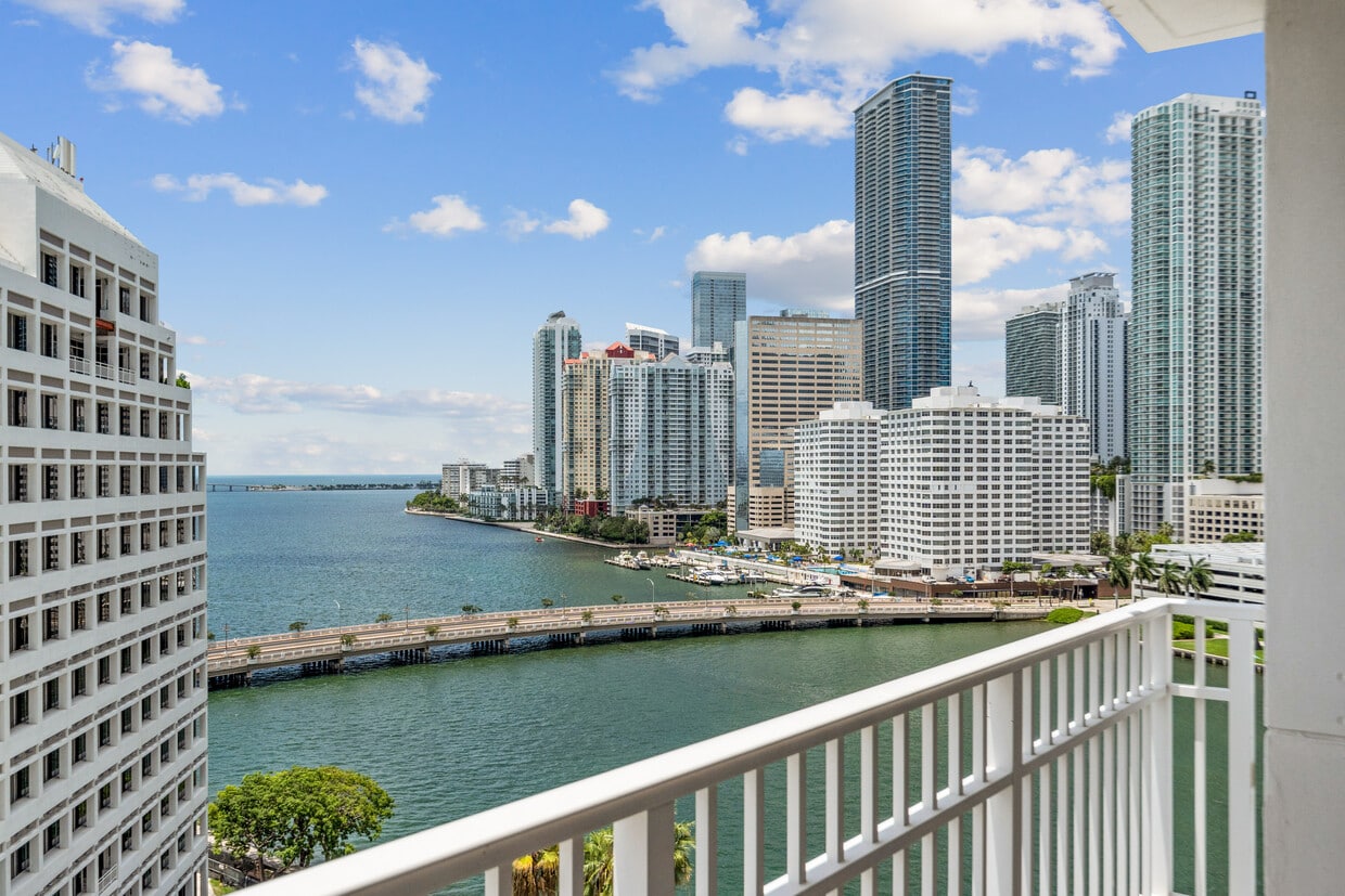 Photo - 701 Brickell Key Blvd (Miami, FL)