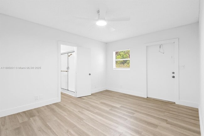 Foto del edificio - 1109 NE 6th Ave