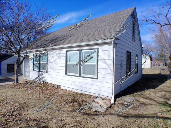 Building Photo - 1210 W 25th Terrace