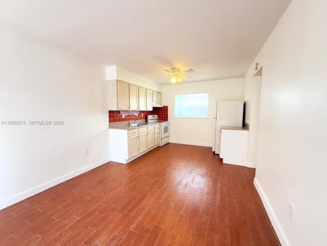 Foto del edificio - 1942 Thomas St