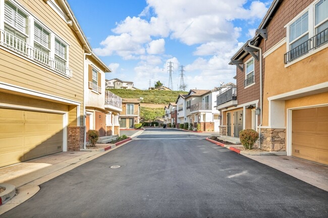 Building Photo - 16710 Nicklaus Dr
