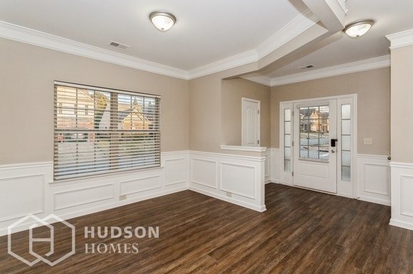 Building Photo - 437 Glen Terra Trce